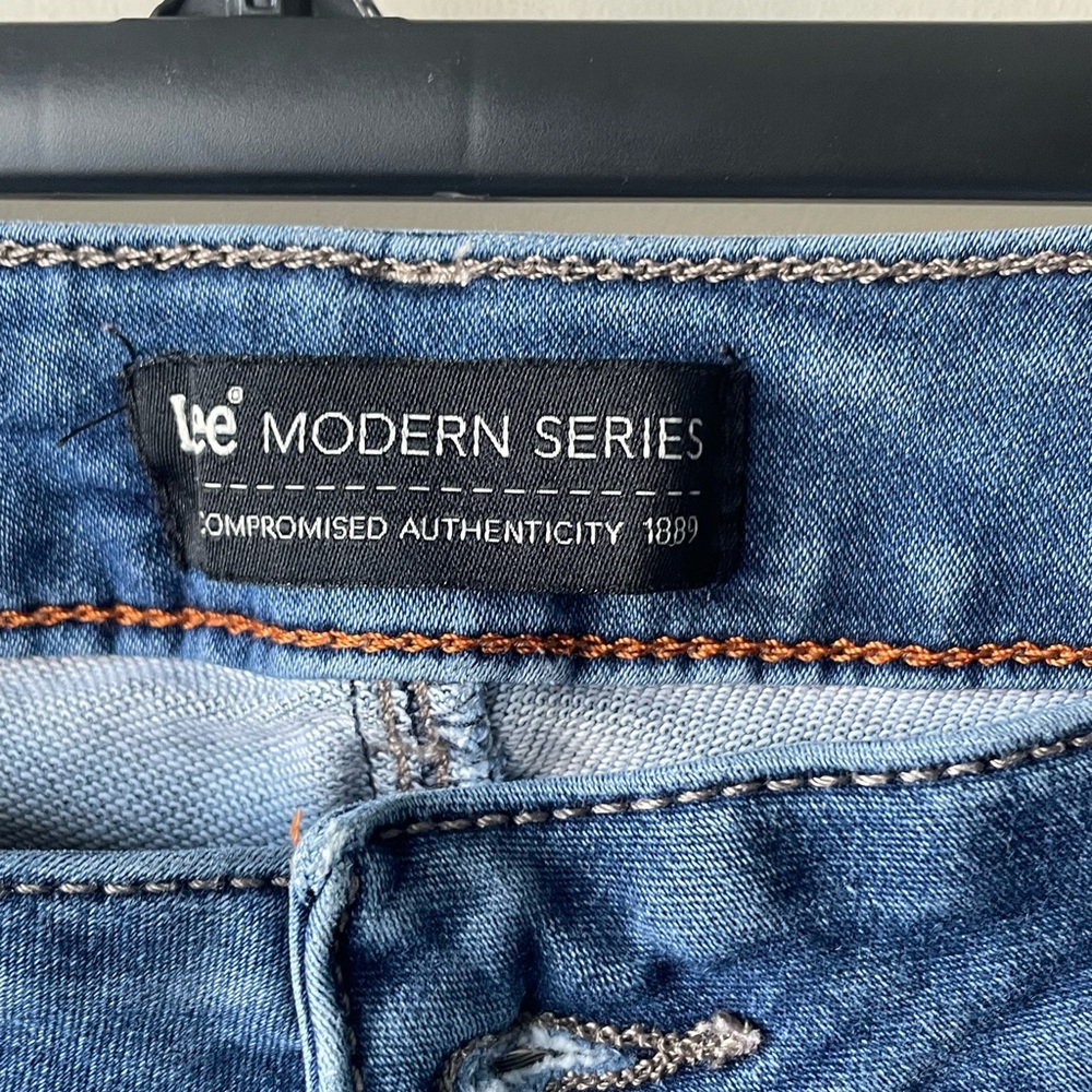 Lee women’s modern series jeans - Picture 2 of 8